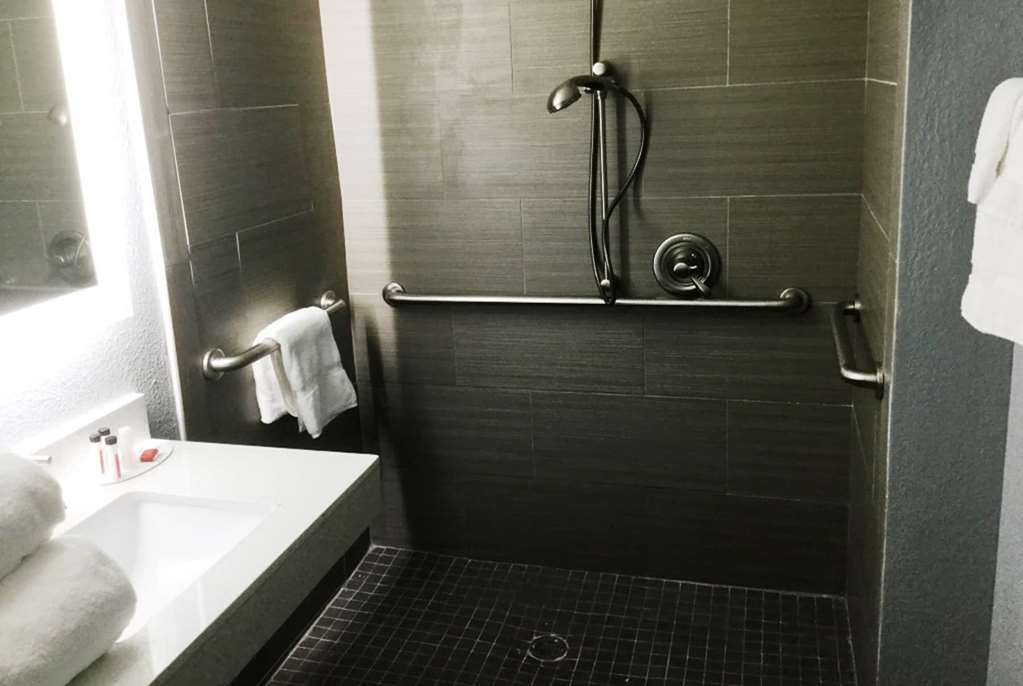 Baymont Inn & Suites Шоні Номер фото